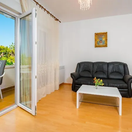 Apartment 1 Bedroom Awesome In *