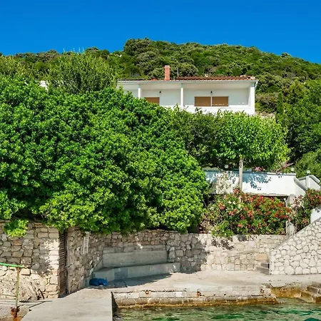 1 Bedroom Awesome In Supetarska Draga
