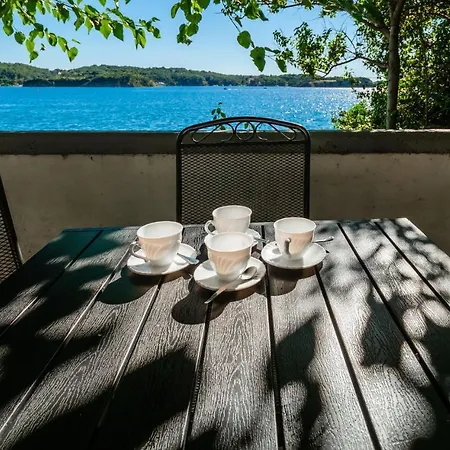 1 Bedroom Awesome In *